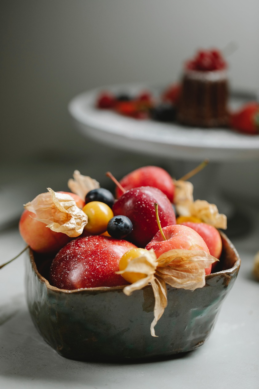 Un postre con frutas
Descripción generada automáticamente